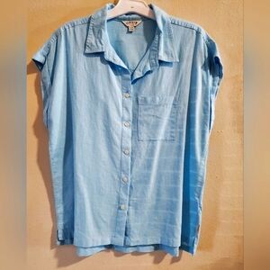 Orvis Wome's Light Blue Short Sleeve Shirt SZ S.